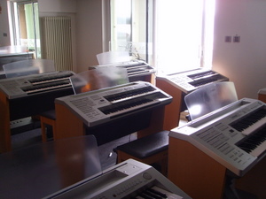 雅馬哈雙排鍵電子琴教師俱樂部(YETC)會員研修中心在北京,哈爾濱,西安成立