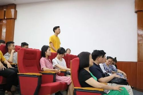 雅馬哈藝術家石叔誠與特邀藝術家顧平受邀于成都大學東盟藝術學院、音樂與舞蹈學院藝術實踐周開展公開課