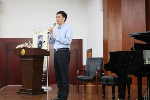 雅馬哈藝術家石叔誠與特邀藝術家顧平受邀于成都大學東盟藝術學院、音樂與舞蹈學院藝術實踐周開展公開課