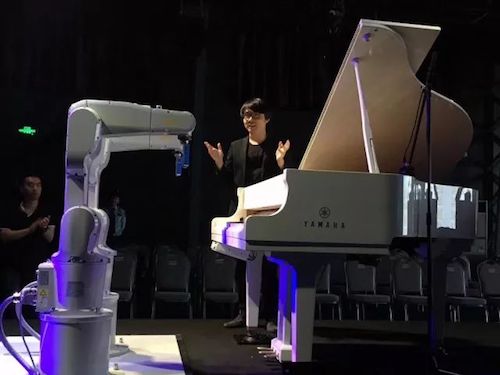 雅馬哈藝術家宋思衡攜手機器人奏響“科技之音”