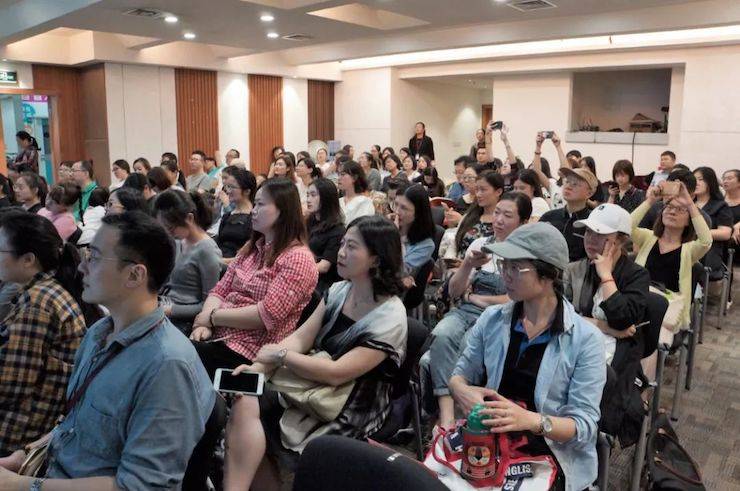 科技推動音樂教育創新,張希教授《古典主義時期鋼琴奏鳴曲的演繹》公開課圓滿成功