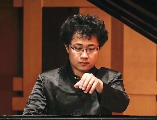 張奕明